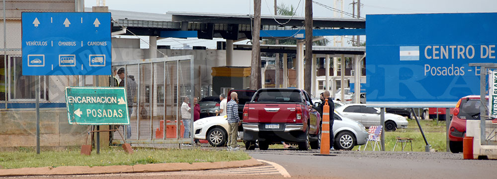 Siguen las quejas por demoras de Migraciones para el ingreso al país