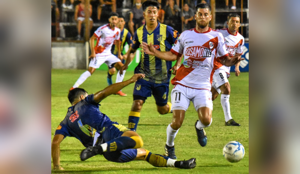 En un partido histórico, Guaraní y Mitre no pasaron del empate