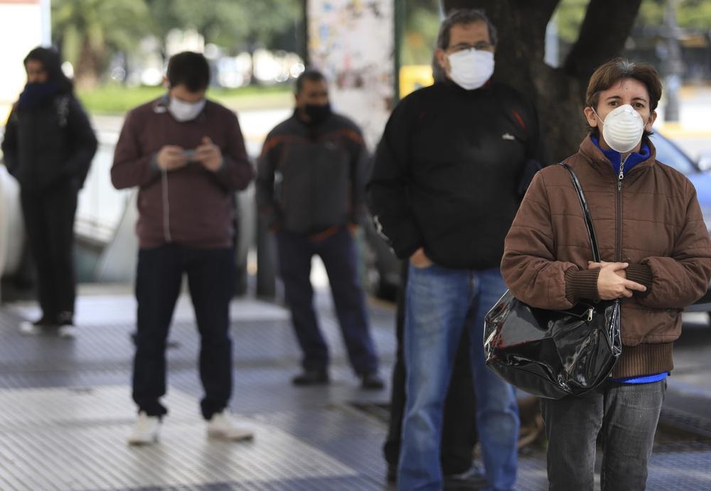 Uno de cada tres argentinos considerados de “clase media” en realidad es pobre