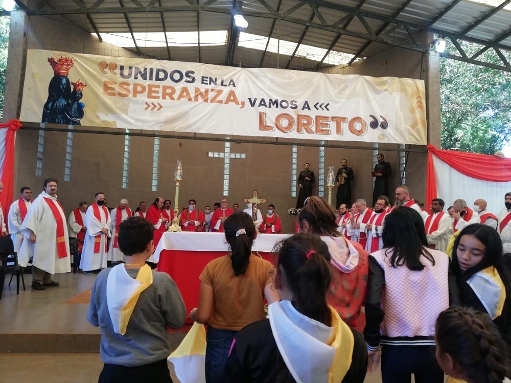 Unidos en la esperanza, una multitud participó de la ceremonia en Loreto