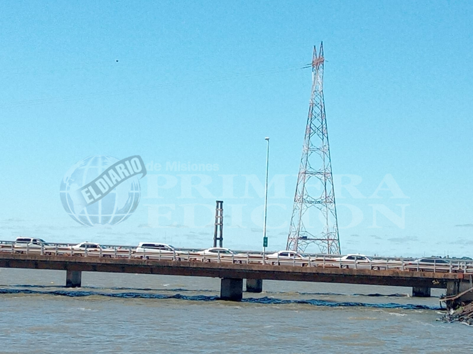 Por tercer día consecutivo, se cubrió el cupo de ingresos por el puente Posadas-Encarnación