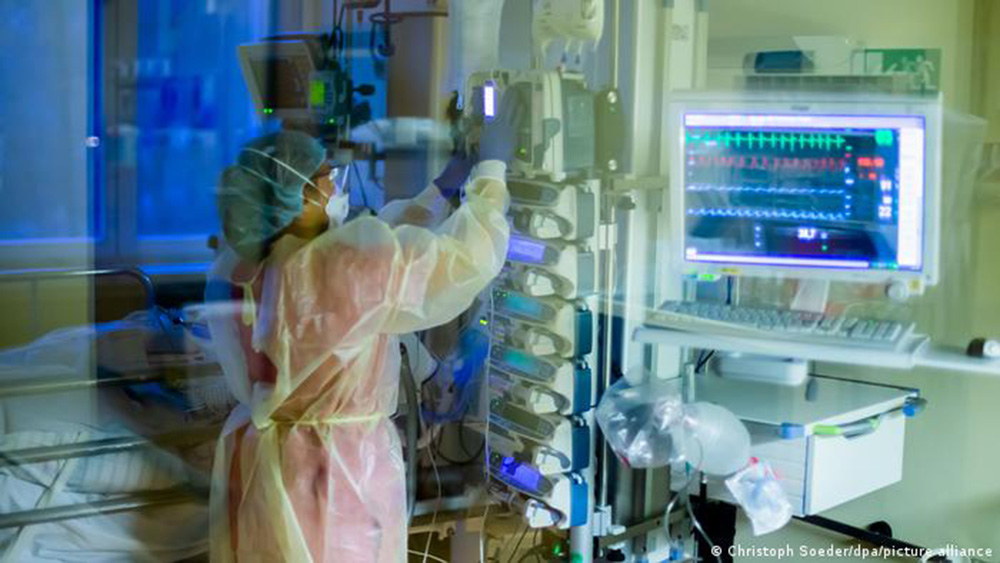 Estudio confirma que vacunas sí preparan al sistema inmunitario contra Ómicron