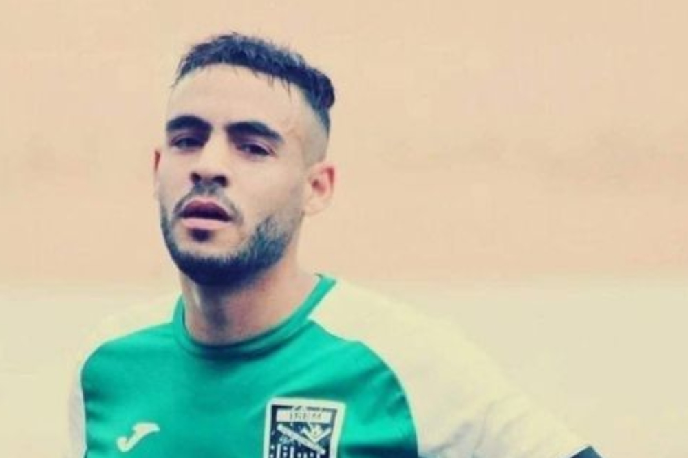 Un jugador murió en pleno partido en Argelia por un golpe en la cabeza