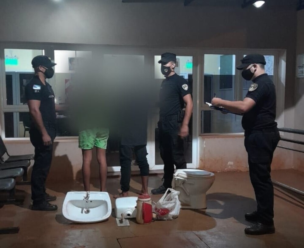 Oberá: adolescentes demorados por robar elementos de una escuela