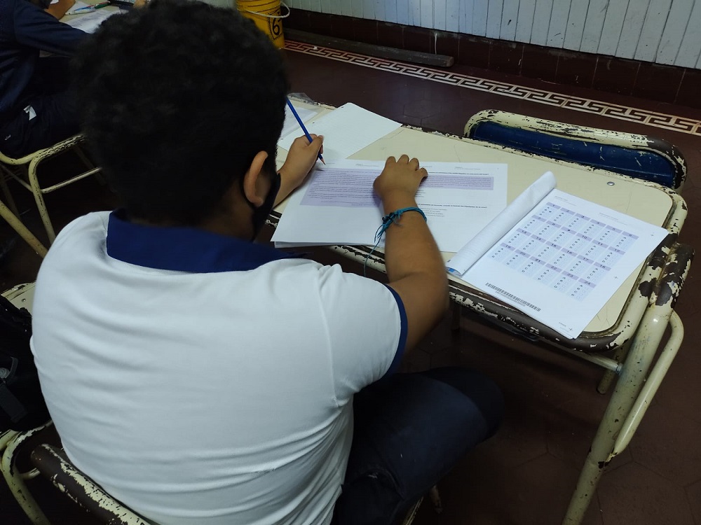Alumnos misioneros participan de las pruebas Aprender 2021