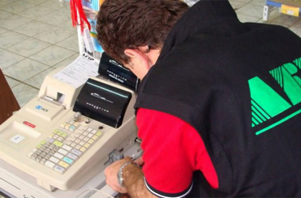 Estaciones de servicios deberán instalar nuevos controladores fiscales