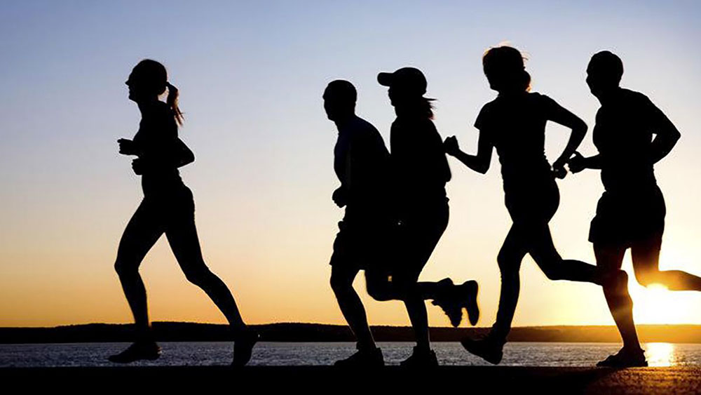 ¿Caminar, correr, nadar o hacer pesas?