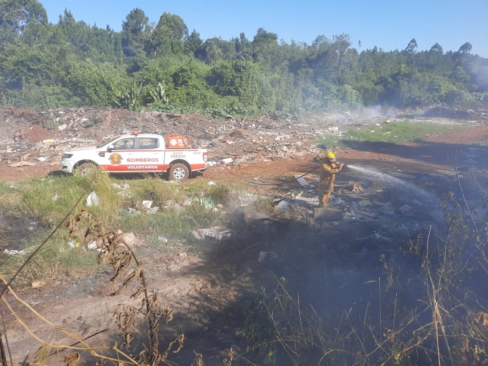 Bomberos sofocaron incendios en Guaraní y Campo Viera