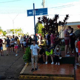Recambio turístico y demoras de hasta 7 horas para cruzar la frontera en Irigoyen