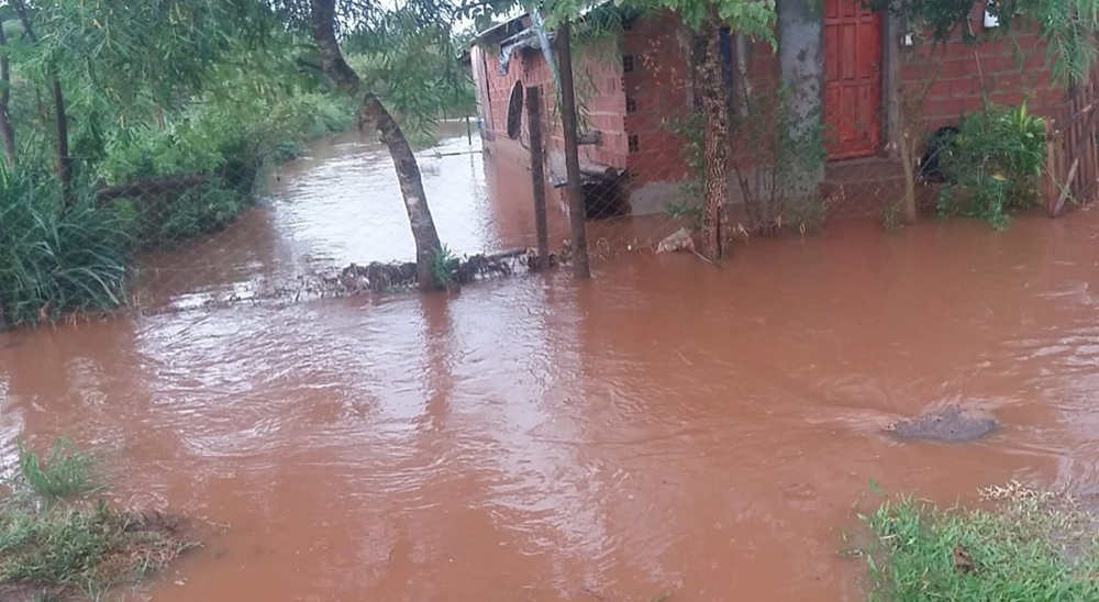 Inundación y reclamo del asentamiento Mujica