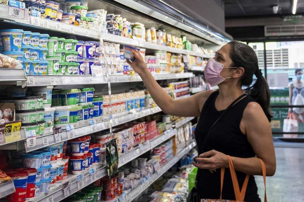 ¿Cuánto se encarece el precio del litro de la leche desde el tambo hasta la góndola?