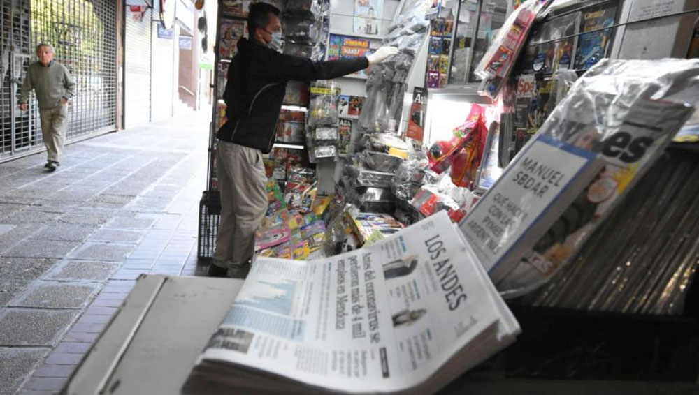 El Gobierno otorga asistencia de 120.000 pesos a canilllitas