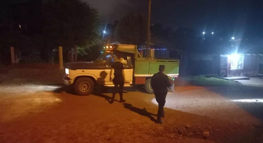 Secuestran una camioneta con más de mil litros de combustible