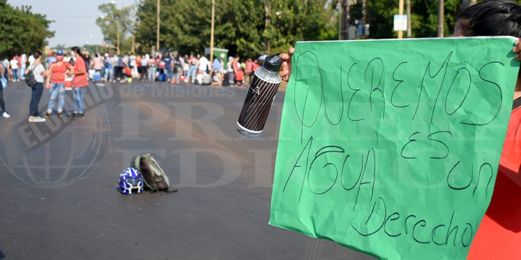 Reclamos falta de agua en los barrios