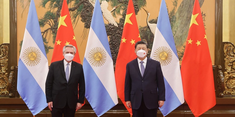Alberto Fernández junto a Xi Jinping