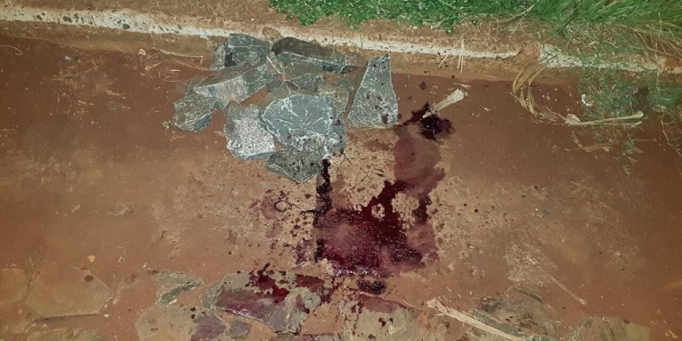 IRRACIONAL. El lugar donde el hombre fue alcanzado por la piedra.