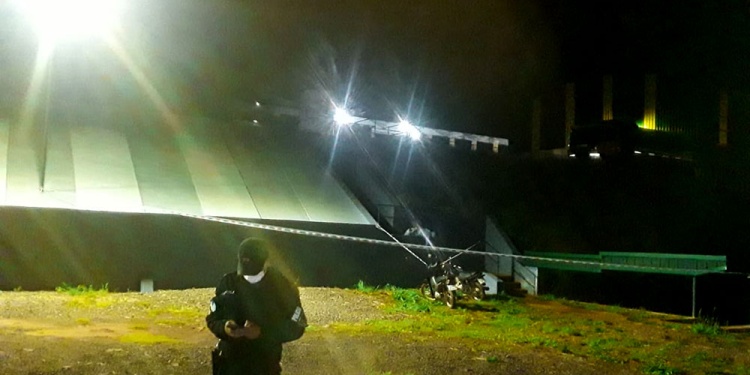 FÁBRICA DE PLACAS. A este emprendimiento sobre la ruta nacional 14 ingresaron al menos dos asaltantes, uno de ellos murió por un disparo del sereno, el restante logró escapar.