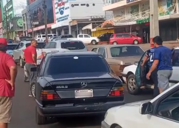 Siguen las reuniones pero las filas inhumanas no llegan a su fin