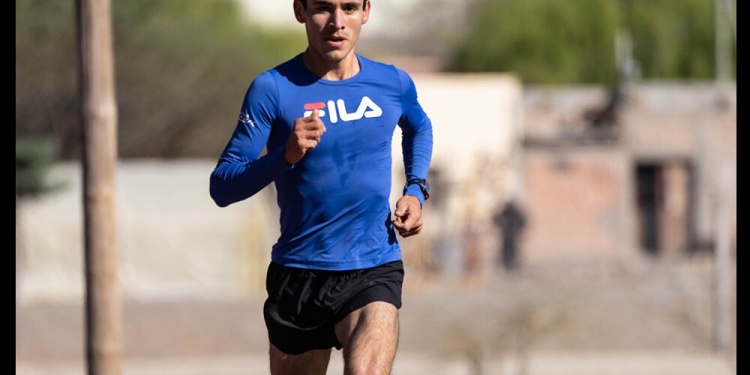EXPECTATIVA. El atleta obereño agradeció el apoyo de todos los misioneros y de la marca Fila, que lo sponsorea.