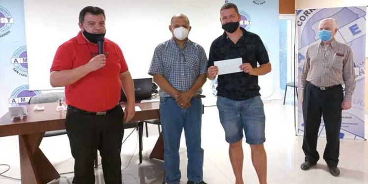 RECONOCIMIENTO. El oriundo de Concepción de la Sierra, tras el final.