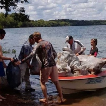 COMPROMETIDOS. La comunidad se unió para festejar y cuidar el ambiente.