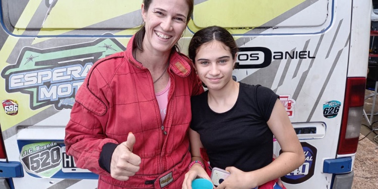 DE TAL PALO. Alicia Graef junto a su hija Celeste, que correrá en Escuela. Gentileza A. Smialkowski