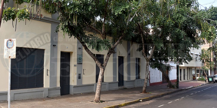 CALLE SAN MARTÍN. La sala de audiencia, en el centro posadeño, del Tribunal Penal 2 con nuevo debate oral pautado.
