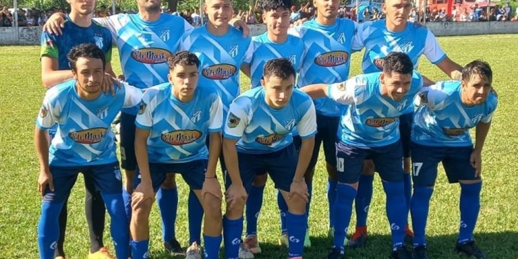 REGRESO. Hugo Troche, con la 10, tuvo su debut con la camiseta del Lobo.