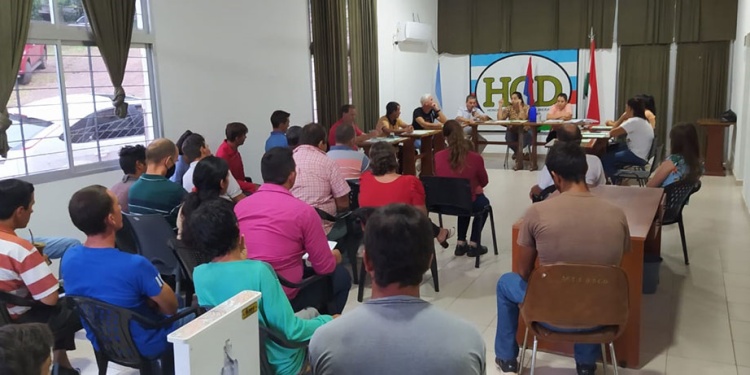 INTRANSITABLE.. Los colonos afirman que los arreglos realizados ya no funcionan y que volvieron a tener grandes pozos en el camino.