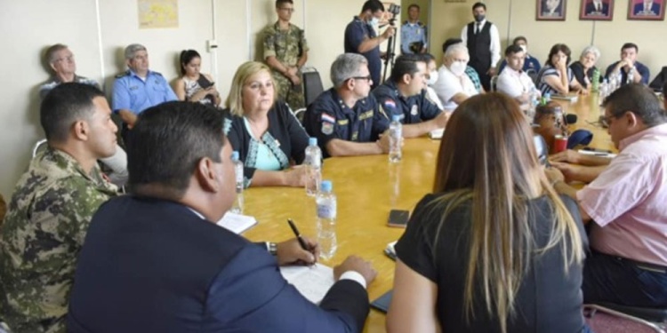 INTERINSTITUCIONAL. El gobernador Christian Brunaga impulsó el encuentro.