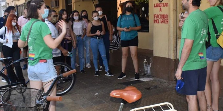 VOLVER A LAS AULAS. El cursillo de ingreso comenzó en modalidad mixta, tanto presencial como en forma virtual.