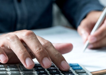 Presión fiscal: cuántas horas por día se trabaja para el Estado