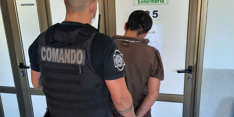 NO LLEGÓ LEJOS. El sospechoso, quien fue arrestado por la policía.