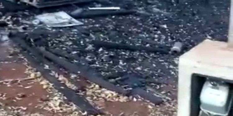 SIN NADA. Las llamas consumieron la casa de Pimentel y necesita reconstruirla.