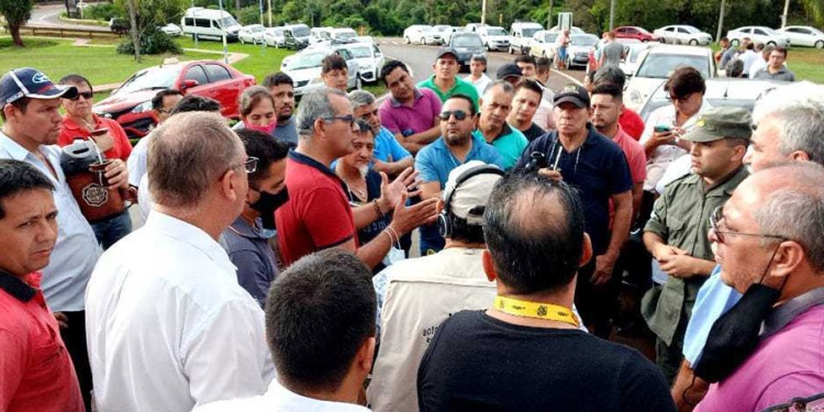 AL LÍMITE. Los trabajadores del volante llegaron a la protesta luego de esperar muchos días sin tener respuesta.