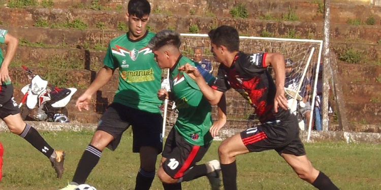 SIN MARGEN. El domingo UCDE y Vicov volverán a verse las caras por la final del torneo eldoradense en Hogar y Selva.