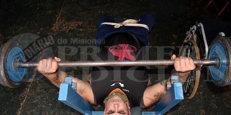 PREPARACIÓN. Motta, en pleno entrenamiento para el torneo del finde.