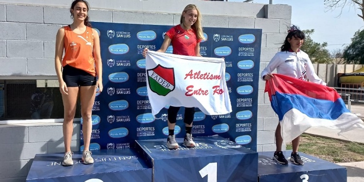 PISA FUERTE. Brizuela se quedó con el bronce en salto en largo, una disciplina con poca tradición en la provincia.