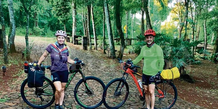 Nina Festey Y Eduardo Allou