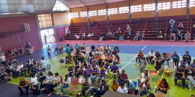 DIÁLOGO. El Frente Docente se reunió en Salto Encantado para debatir la propuesta.