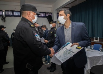 Entrega de diplomas Policía-Ministro Marcelo Pérez