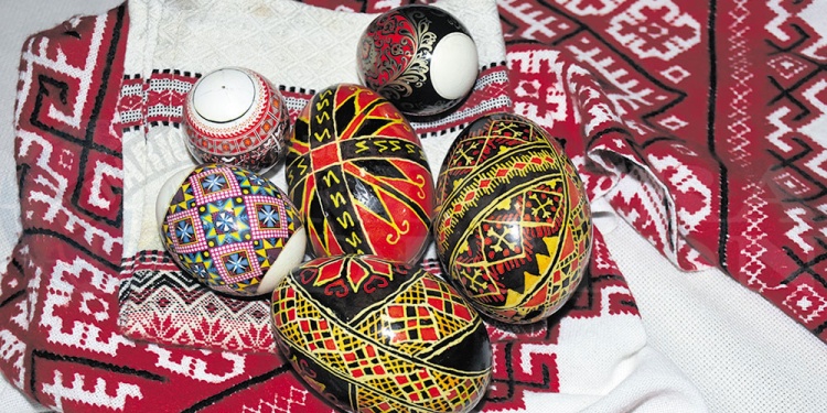 BIENVENIDOS. La comisión directiva de la Asociación Ucraniana 27 de Agosto, busca compartir sus costumbres y tradiciones.