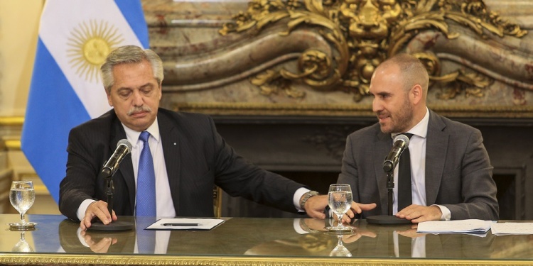 zzzznacp2NOTICIAS ARGENTINAS BAIRES, ABRIL 18: El presidente Alberto Fernández y el ministro de Economía, Martín Guzmán, durante los anuncios que se realizan en la Casa de Gobierno. Foto NA: DANIEL VIDESzzzz