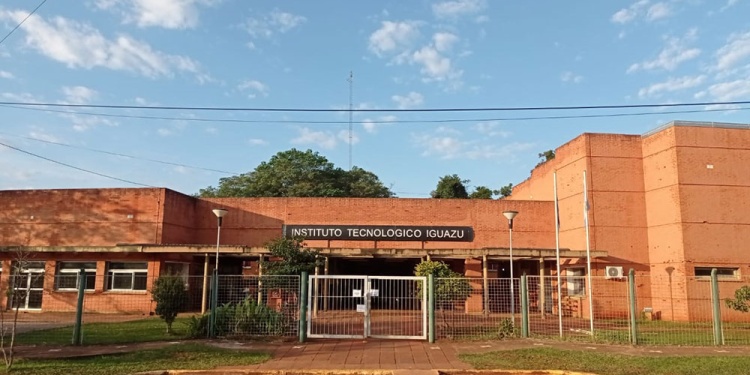 ALTERNATIVAS. De no tener respuesta, evalúan movilizar a otras aulas a los alumnos más afectados.