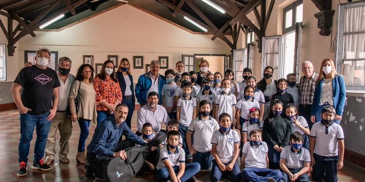 Homenaje a Alcides Alarcón en la Escuela Fraternidad de Posadas