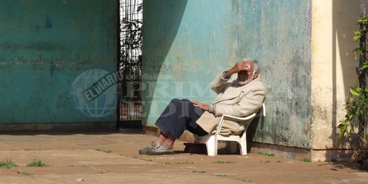 ADULTOS MAYORES. La informalidad de las residencias y el desinterés familiar abonan la violación de derechos.