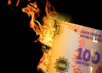 dinero pesos quemados