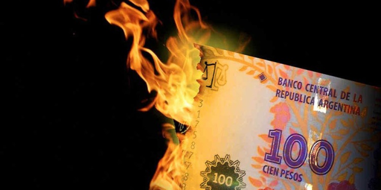 dinero pesos quemados