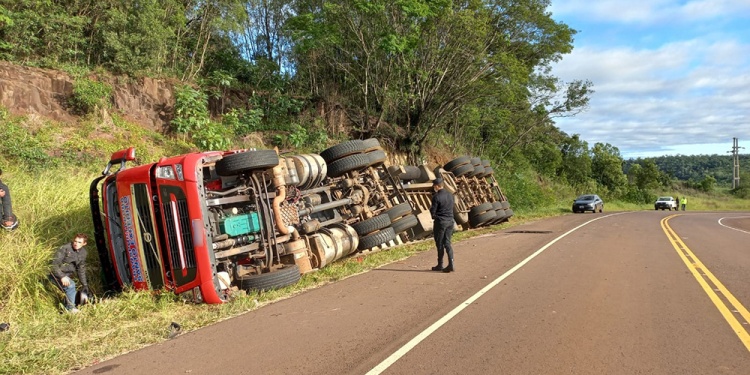 Vuelco de camión en Ruta 17