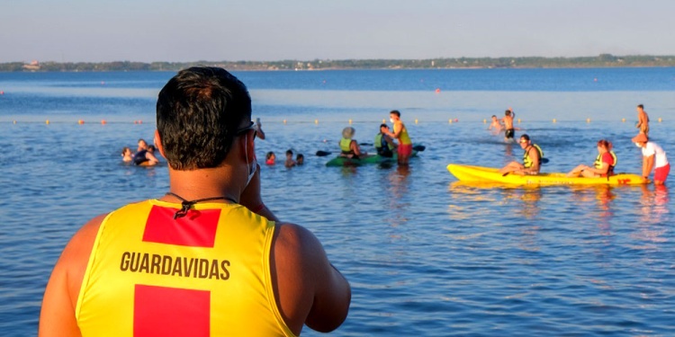 SIEMPRE ESTÁN. El Registro Digital permitirá, previo logueo, conocer el listado de guardavidas disponibles.
